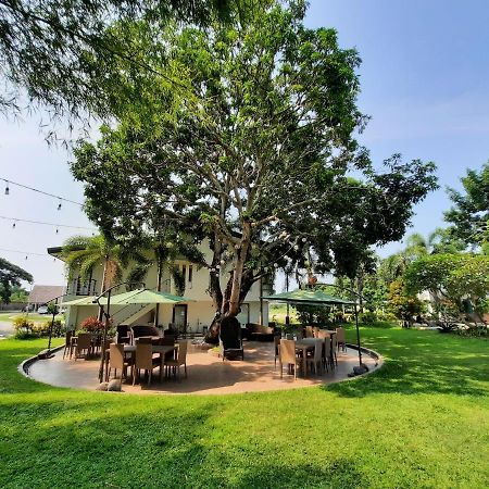 Estancia De Lorenzo Tarlac Tarlac City Exterior foto